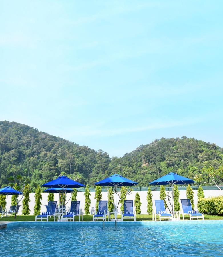 Avi Pangkor Beach Resort Kampong Pasir Bogak Kültér fotó